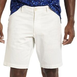 Robert Graham Belgrade Fashion Shorts White Flat Fronts  NWT​​ 44.